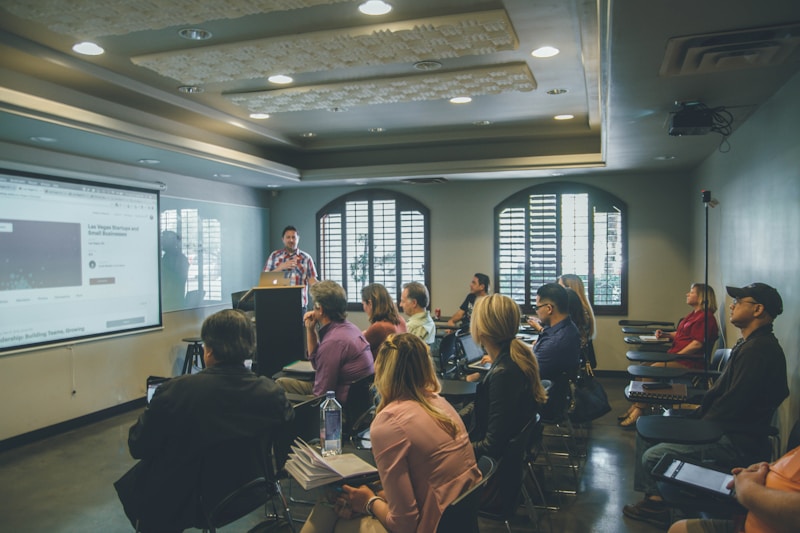 AI Upskilling Employees: 2026 Training Playbook for HR Leaders